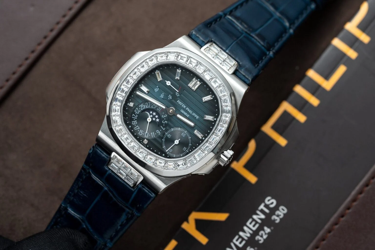 Replica Patek Philippe Nautilus White Gold Blue Dial 40mm