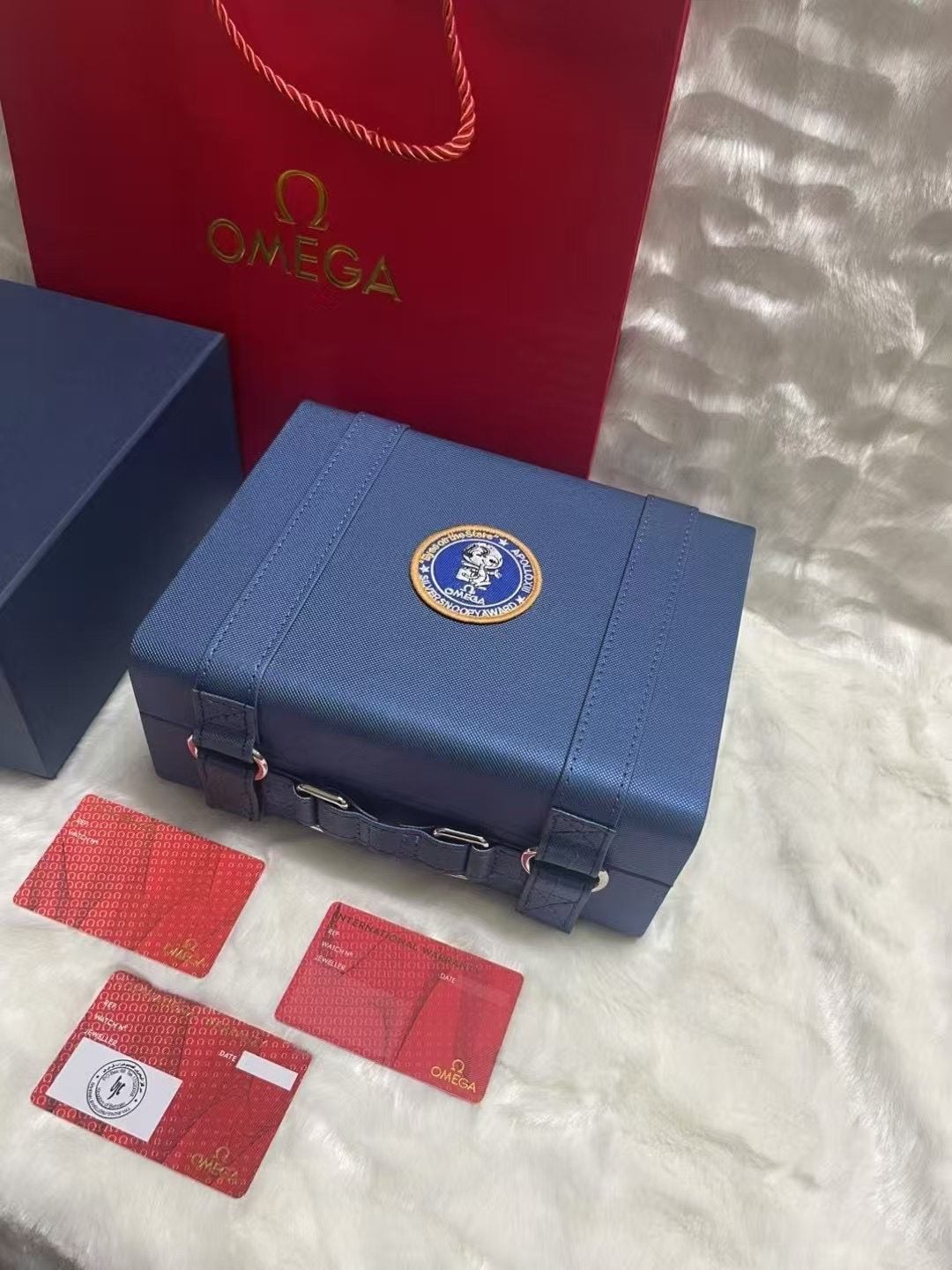 Omega Snoopy Replica Watch BoxWatch