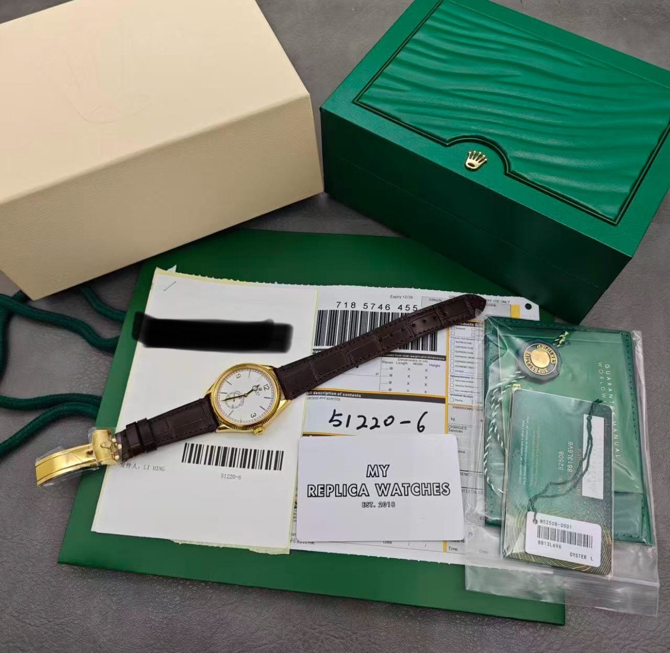 Replica Rolex 1908: 39 mm, yellow gold with an alligator leather strap