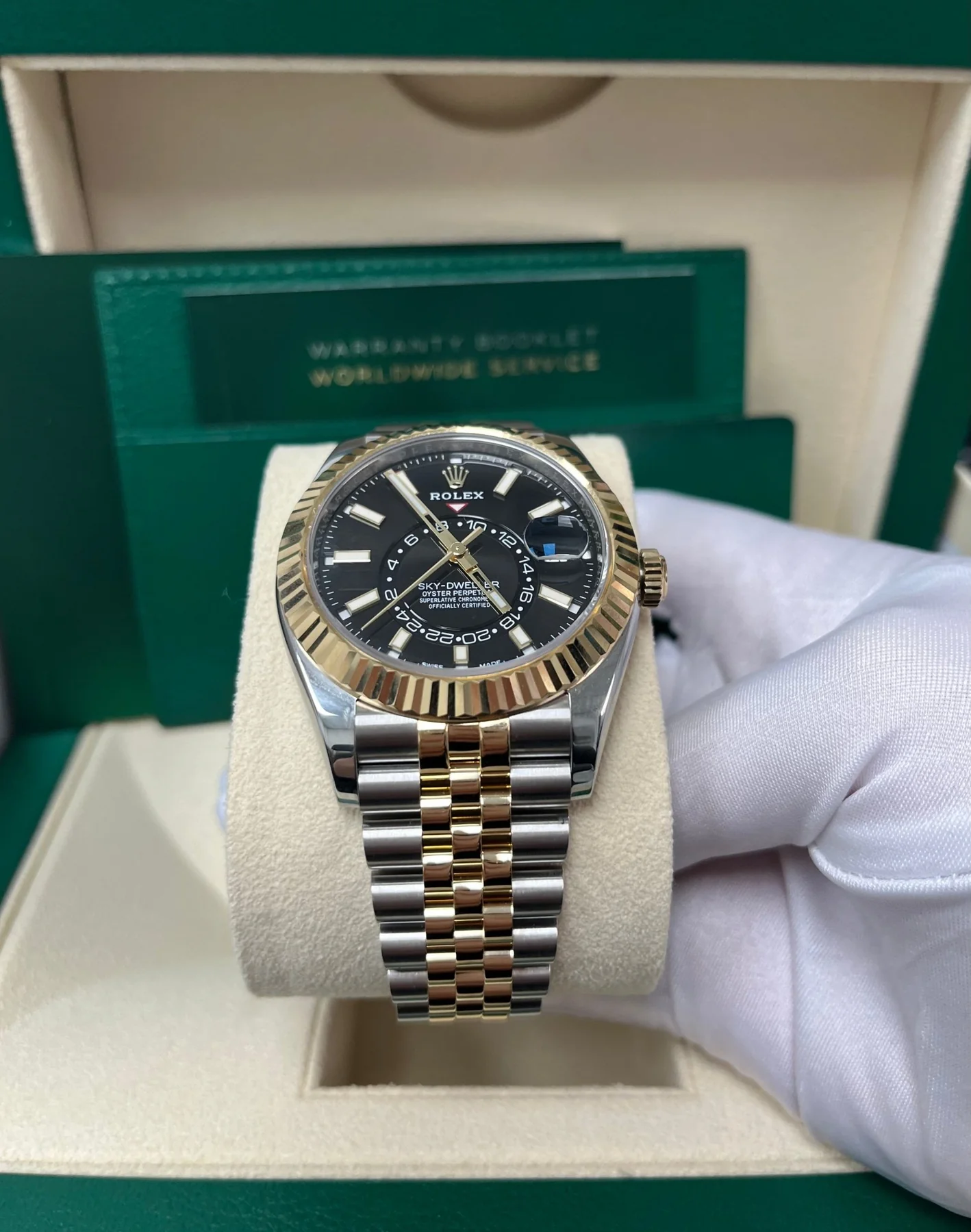 Superclone Rolex Sky-Dweller Bright black Dial 336933 Jubilee